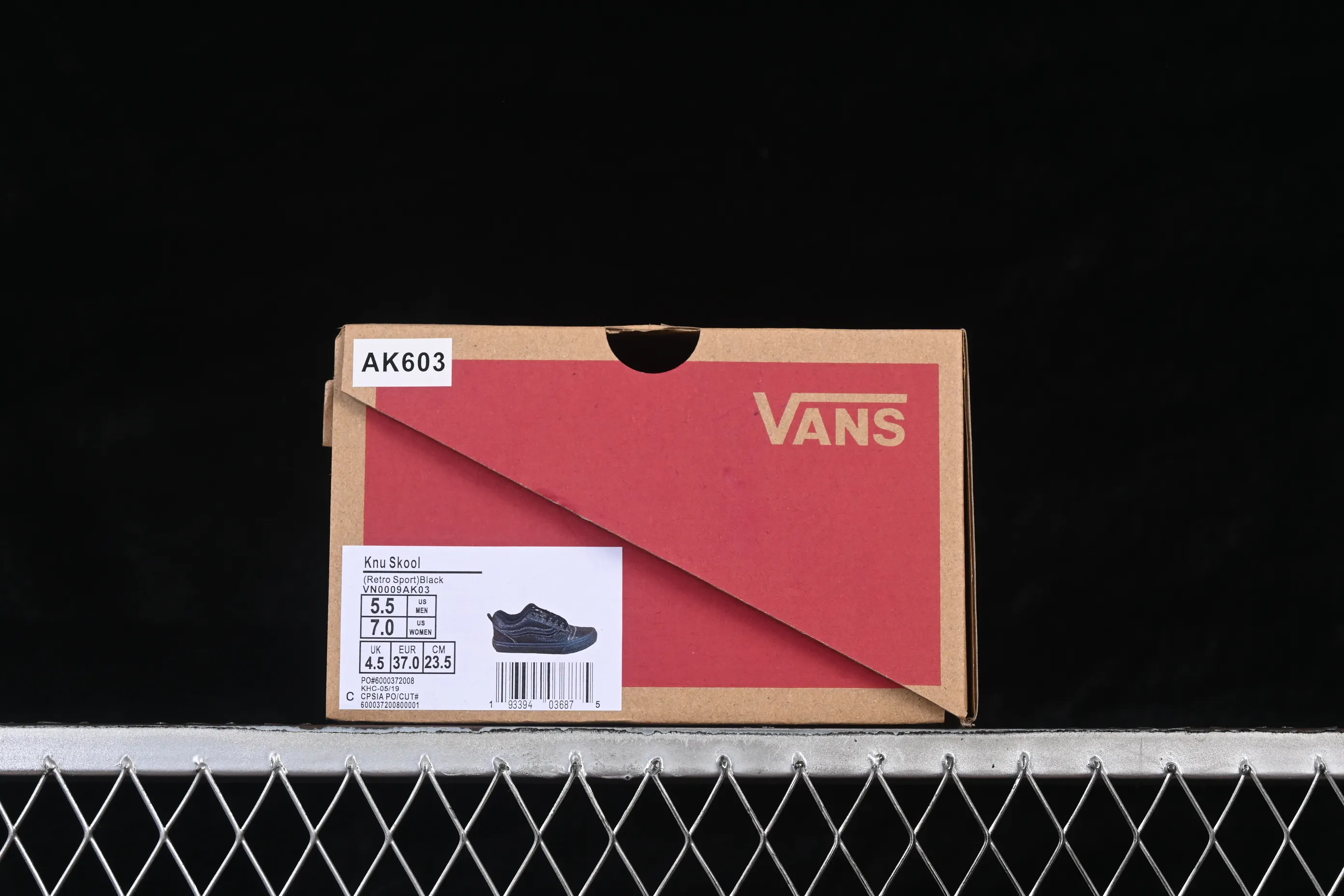 All categories Vans Vans series Vans Low Vans low-top Vans Knu Skool Vans low-top casual skateboard shoes VN0009AK03